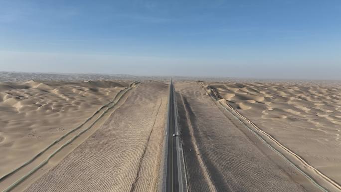新疆塔克拉玛干沙漠公路图昆公路航拍