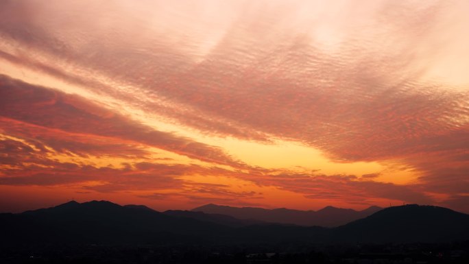 黄昏晚霞延时日落夕阳傍晚天空唯美火烧云