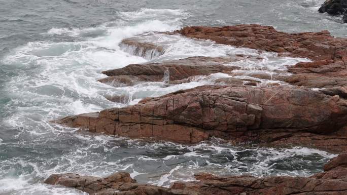 深圳海岸线-大梅沙礁石风起浪涌