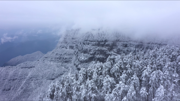 冰雪瓦屋山