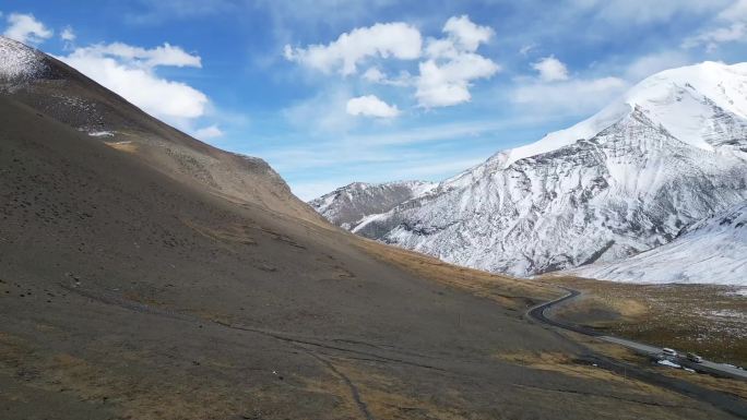 航拍大气雪山视频群山峻岭震撼