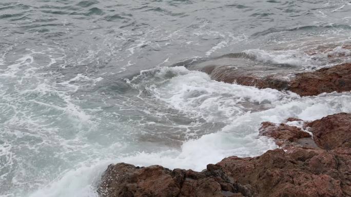 深圳海岸线-大梅沙礁石风起浪涌