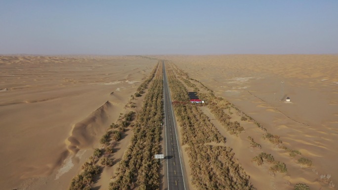 新疆 塔里木沙漠公路   航拍