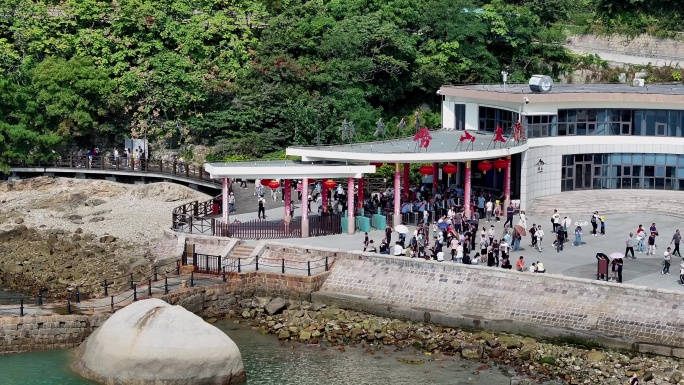 崂山太清风景奇游客海岸线航拍