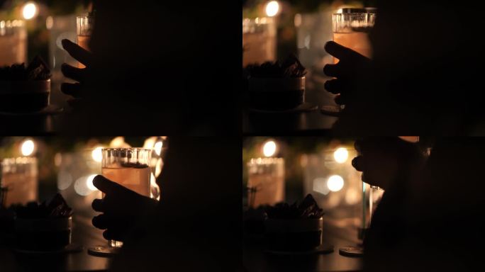 一个浪漫的夜晚，一杯，你的手和温暖的炉火。