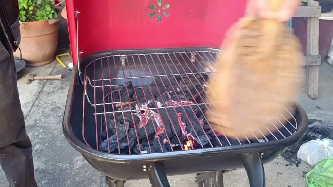 Churrasco危地马拉烧烤架正在准备穷人的聚会