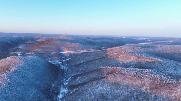 大兴安岭冬天风景极寒雪景沟壑纵横