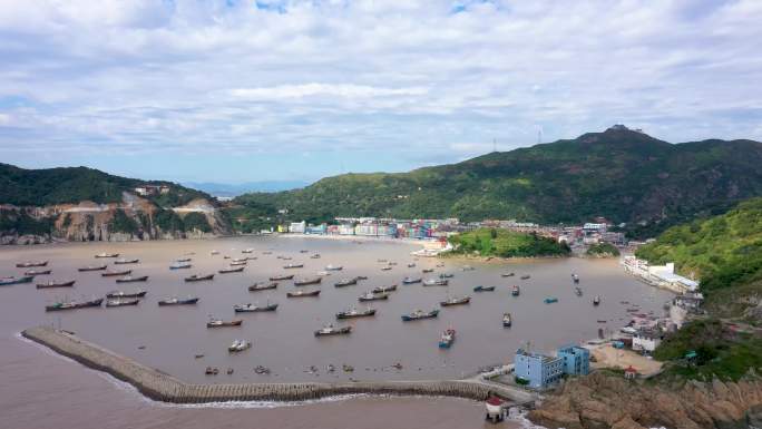 航拍温州渔村海边小镇苍南炎亭爱心岛前屿岛