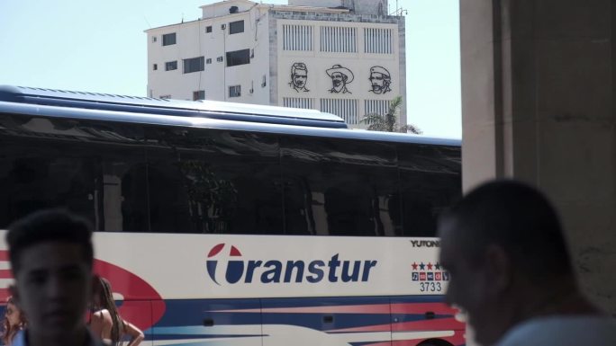 古巴哈瓦那公交地拍