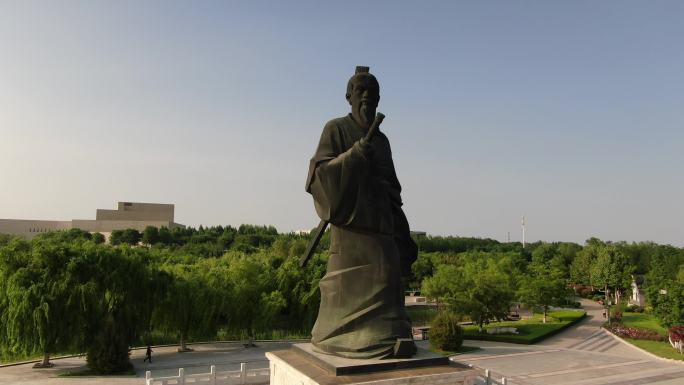 临淄太公湖齐祖广场姜太公雕像