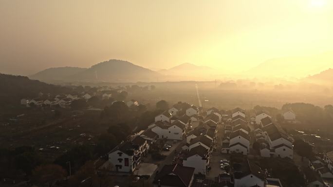 乡村农村早上清晨阳光晨雾航拍