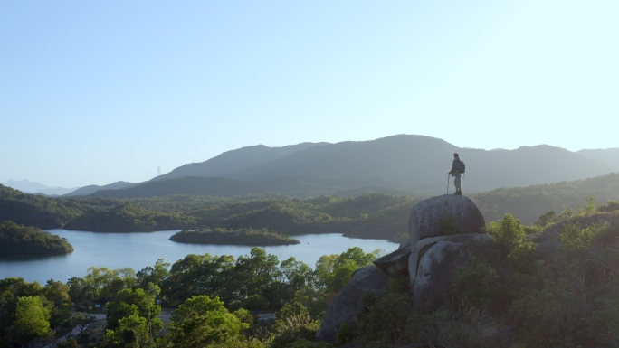 登山攀登 励志眼神 户外探险 指南针01