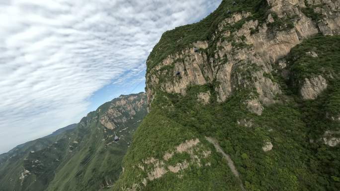 穿越机FPV航拍景区缆车高山峡谷索道4K