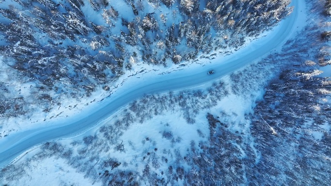 航拍冬季森林雪景道路