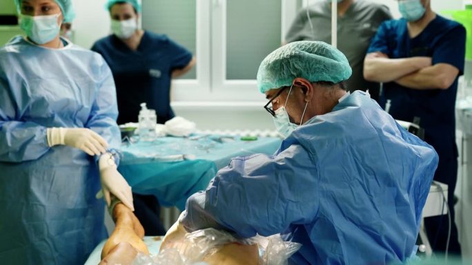 下肢外科手术。外国人治病治疗医治诊治