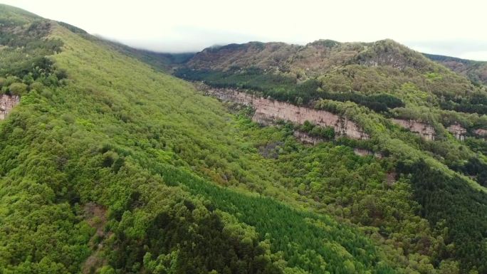 航拍临汾七里峪山川河流大景