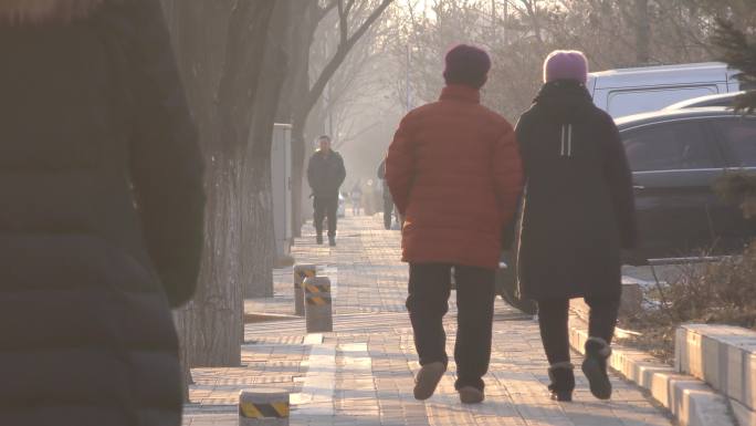 冬天骑行忙忙碌碌城市生活打工北漂行色匆匆