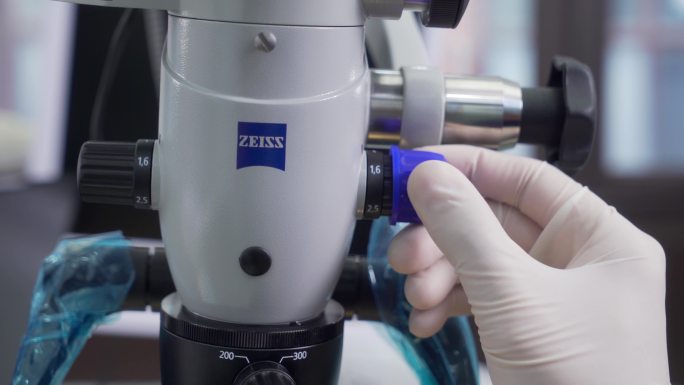 德国蔡司显微镜根管治疗仪按钮操作