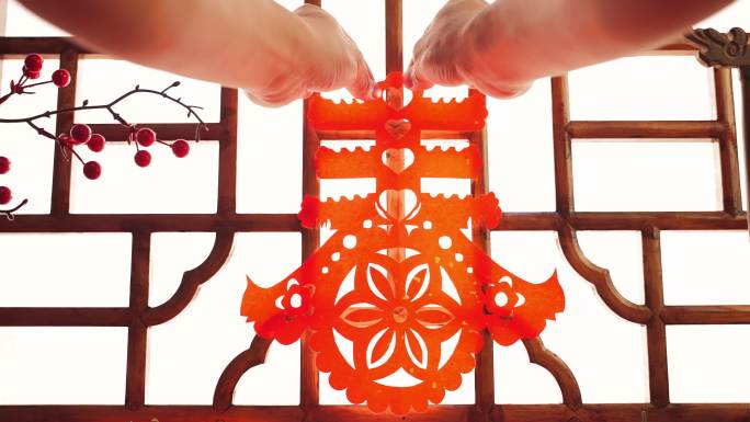 剪纸贴窗花传统文化春节年味素材