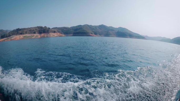 万峰湖水面4K