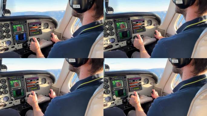 小型客机的驾驶员开飞机模拟飞行操控台
