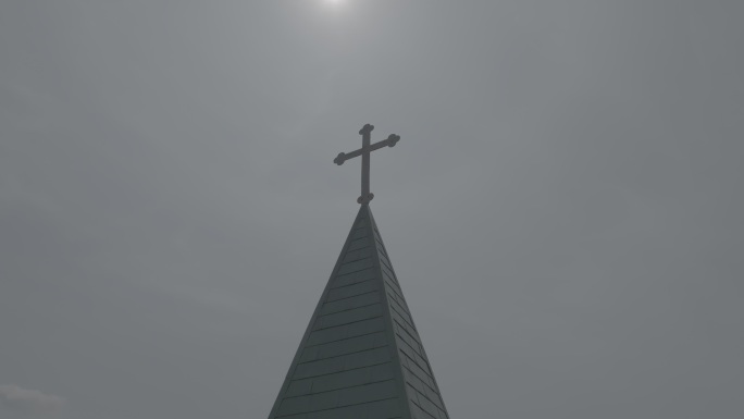 教堂塔尖 十字架 天主教 航拍