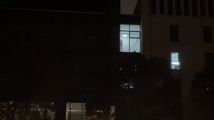 灯光窗外亮灯窗户 夜灯大楼夜景加班夜晚