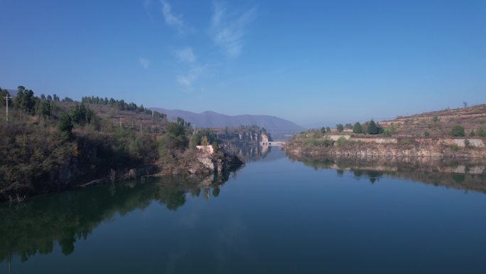 【原创】山青水绿湖面航拍