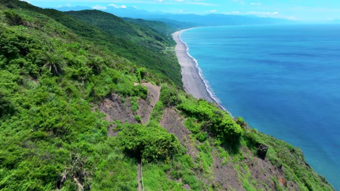 鸟瞰美丽的海岸线和台湾阿浪一历史步道。