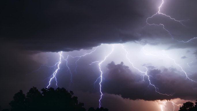 闪电恐怖乌云密布风起云涌电闪雷鸣风暴暴雨