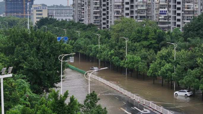 航拍台风 内涝 积水 车辆涉水 福州