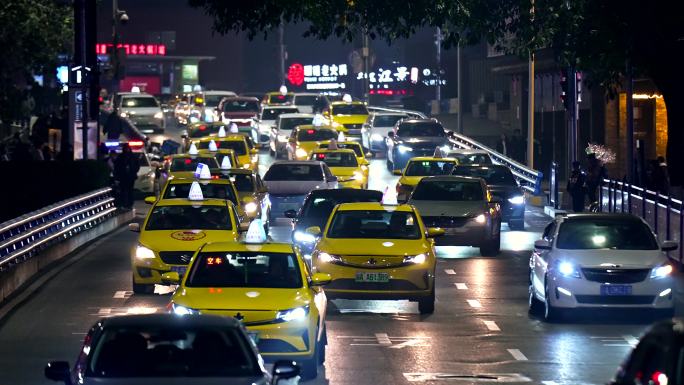 重庆车流 出租车 黄色法拉利