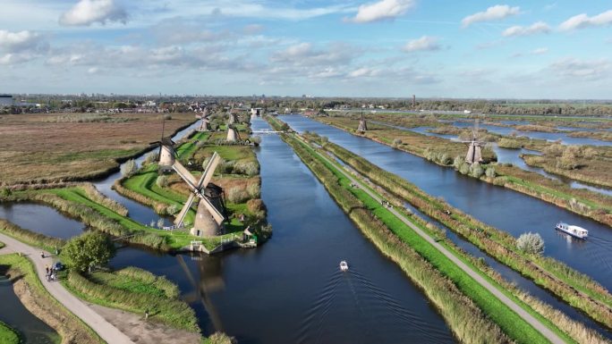Kinderdijk风车是位于荷兰南荷兰省alblasserward西北部的19座风车。旅游景点和联
