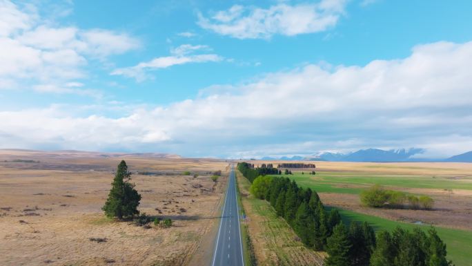 新西兰一望无际的高速公路航拍