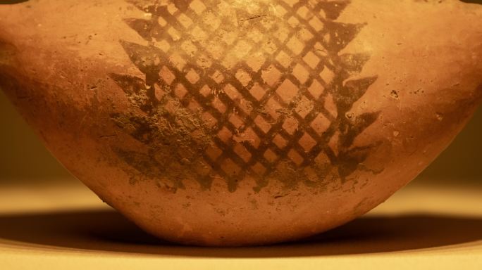 仰韶文化 船型彩陶壶