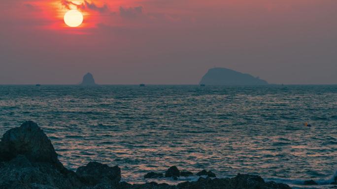 大连老虎滩石槽海上日落风光延时