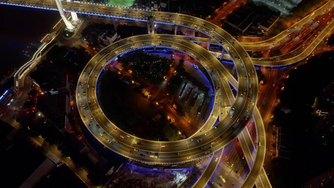 上海南浦大桥夜景实时交通航拍8