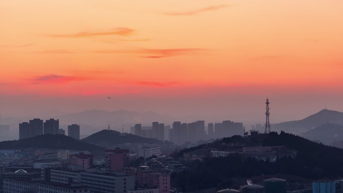 航拍冬季海岸石油冶炼化工厂