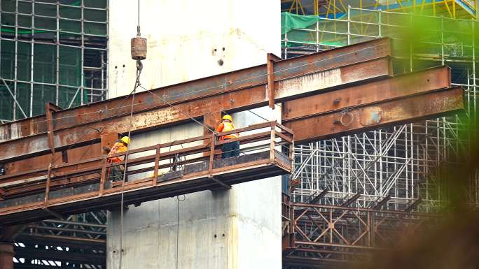 公路桥梁建设施工工人