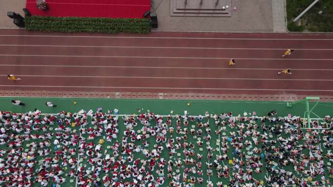 小学举办运动会小学生跑步百米赛跑10