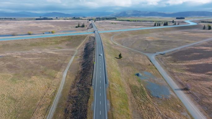 新西兰一望无际的高速公路航拍