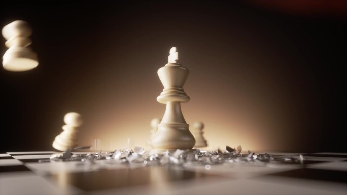 白棋王掉到棋盘上，击毁了黑棋和白棋兵。侵略性的攻击和成功的策略的3d慢动作动画。游戏中的胜利。