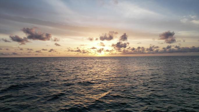 4k大气航拍实拍海边落日