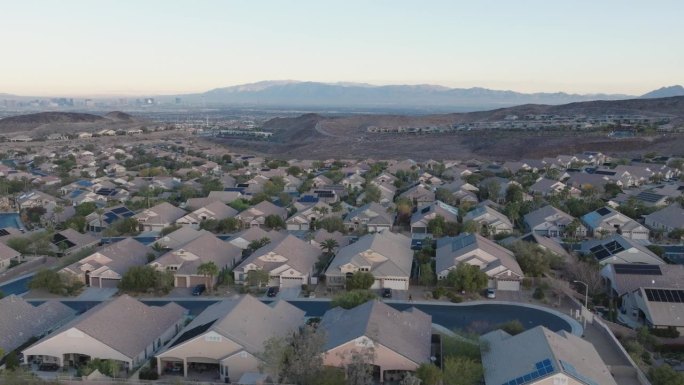 内华达州沙漠中的郊区住宅，拉斯维加斯，航拍