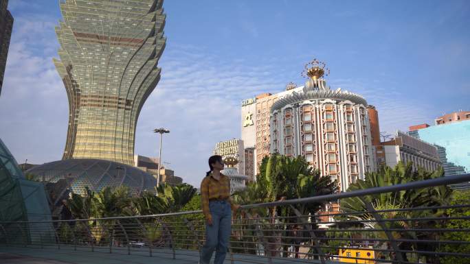 澳门建筑风光美女游客看澳门风景看城市景观