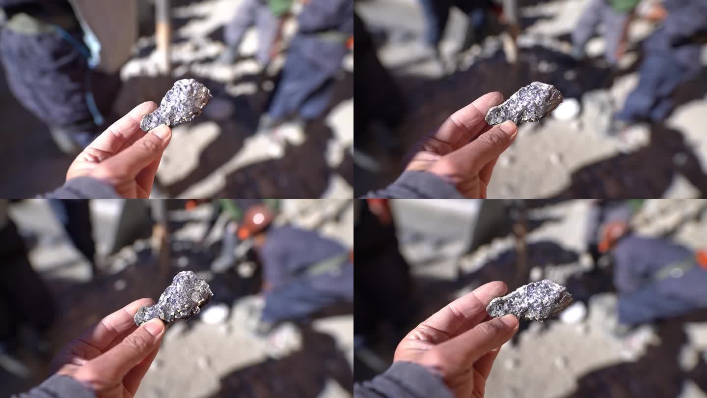 银矿石:一种小岩石形状的银矿石，需要经过加工才能产生纯银。位于南美洲玻利维亚安第斯山脉波托西的银矿