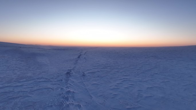 呼伦贝尔冬季草原雪野日暮风景