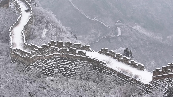 航拍北京怀柔响水湖长城雪景