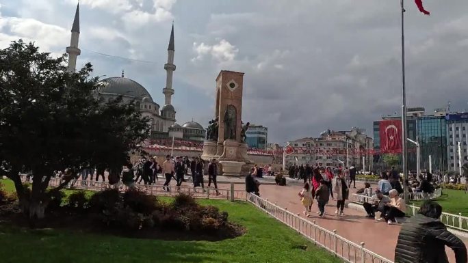伊斯坦布尔塔克西姆广场上的共和国纪念碑