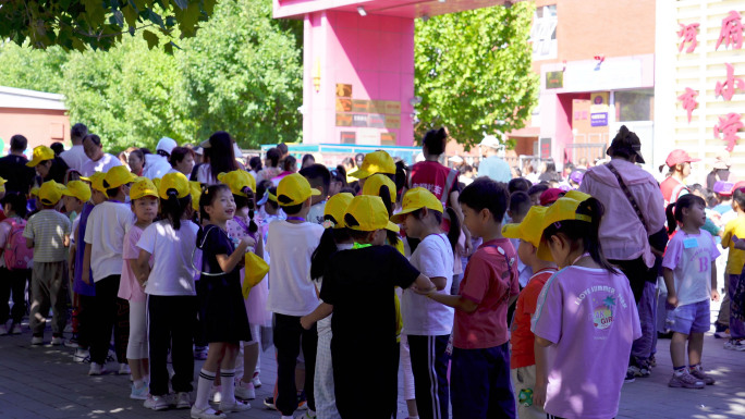 小学生上学 放学 空境